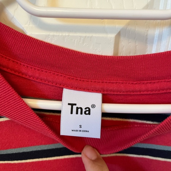 Aritzia TNA Oversized Sweatshirt - Picture 4 of 4